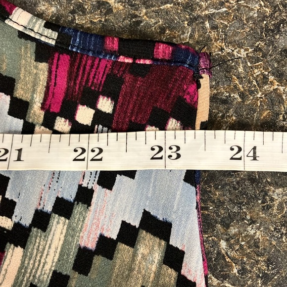 1/24  Catherines multi colored dressy tank top 1x - Picture 4 of 6